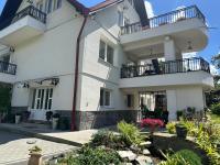 Nu ma uita 2 - B&B