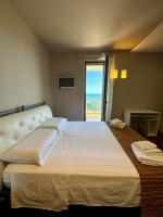 Deluxe Dreibettzimmer mit Meerblick