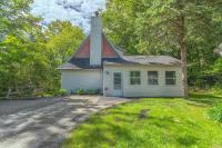 Goshorn 18 - Located in Goshorn Lake Resort - Shared pool - Lake access - B&B Saugatuck