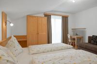 Apartment with Balcony 9/11