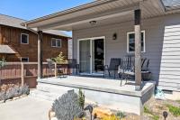Bear Pass is a 3 bed 2 bath craftsman style home located within walking distance to DT Gatlinburg - Chambres d'hôtes Gatlinburg
