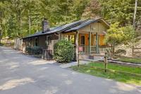Lazy Bear Valley is a rustic cabin retreat just minutes from Gatlinburg! - Chambres d'hôtes Gatlinburg