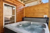 The 3 Bears is a newly built 3 Bedroom Cabin only 3 minutes from the Parkway! - Ferienwohnung Pigeon Forge