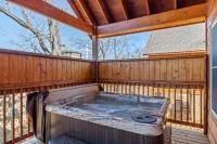 LOCATION 1 Bed 2 Bath Dolly Bear Hideaway located less than a mile from the Pigeon Forge strip - B&B Pigeon Forge