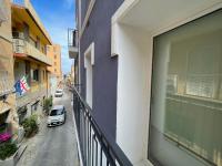 Superior 1BR Apartment - Fully Renovated & Equipped - Prime Centre location - Garibaldi#2 - Parking - B&B Olbia
