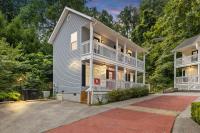 Downtown Dolly is a 2 bed 2bath creekside cottage only a half mile from downtown Gatlinburg - Chambres d'hôtes Gatlinburg