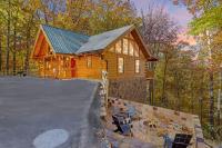 Moonlight Obsession a Dog Friendly 2 BD 2 Bath Log Cabin located 5 miles from downtown Gatlinburg - B&B