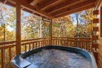 Moonlight Obsession a Dog Friendly 2 BD 2 Bath Log Cabin located 5 miles from downtown Gatlinburg - B&B Gatlinburg