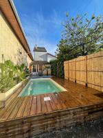 Chambres privées avec piscine partagées et cuisine partagée à 20 minutes de Paris et 40 minutes de disneyland - B&B