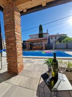 Villa Kristina - Ferienwohnung Gabonjin