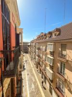 Apartamentos Loles De Cisneros Catedral - Bed and Breakfast Málaga