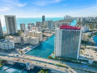 Modern Resort Apartment with Balcony Pool Gym - Bed and Breakfast Hallandale
