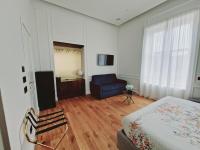 Quadruple Room with Private Bathroom