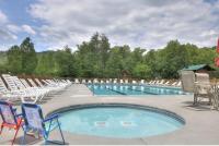 GSMNP entrance only 4 miles away Stunning panoramic views Dog-Friendly Seasonal Pool Access - Bed and Breakfast Sevierville