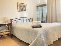 Central cozy apt in quiet area in Engomi - B&B Nicosia