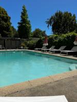 Best property in Benbow with a salt pool-river-redwoods - B&B Garberville