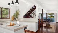 Allawah Cottage - Historic Beachside Retreat With Pippi Beach Views - Holiday Yamba - B&B Yamba