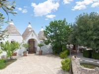 Trulli in Itria Valley with Infinity Pool - B&B Cisternino