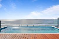Palm Beach Escape with Rooftop Pool - CoastHM - B&B