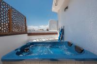 Elegant 2BR with Jacuzzi & Acropolis View - B&B Atenas