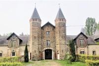 Grand gîte dans les communs d'un Château - B&B