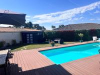 Villa climatisée avec piscine et pool house atypique - Chambres d’hôtes Biganos