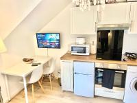 London Studio Self Contained, Newly Furbished - B&B London