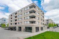 EXQUIS 2BR Design Apartment LOUIS I Parking I Balcony I Mercedes-Benz I Family-friendly - Chambres d'hôtes Böblingen