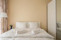 One-Bedroom Apartment with Balcony