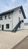 AMAO Obsidian - 120 m2 Business & Family Apartment - 3 Bedrooms - 8 Guests - King-Size Beds - Ferienwohnung Schwanau
