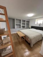 Ellas Lakeside Apartment - B&B