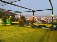 Luxury Cityview Apartment with Garden - B&B