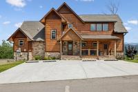 Oakley Lodge: Luxury Cabin w/ MTN Views Indoor Pool • Hot Tub - B&B