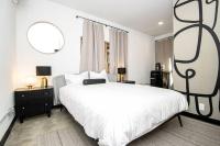 Steps to Bathhouses, Restaurants, Heart of Downtown, Room # 301 - B&B Hot Springs