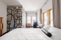 Walk to Bathhouses, Historic DTWN Building, Room # 302 - B&B