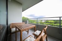 120 SQM Apartment - 2 Bedrooms - Balcony - Kitchen - Ferienwohnung Neuss