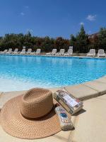 Appartement Climatisé Terrasse et Piscine Le Baptistou - Ferienwohnung