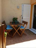 Studio Émeraude -Parking-Clim - Bed and Breakfast