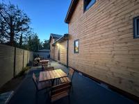 DOMKI Leśna Cisza jezioro Powidzkie dla 18 osób z Jacuzzi Gratis - 5D Apartments - Chambres d'hôtes Lipnica