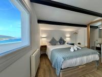Apartamento de 1 dormitorio con balcón y vistas al mar