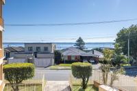 Yarramundi, 7-47 Magnus St - spectacular views in the heart of Nelson Bay - B&B