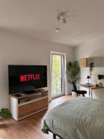 Charming Apt Near Signal Iduna & City Center - Ferienwohnung