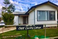 Cosy Country Cottage with AirCon - B&B