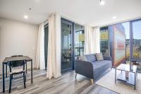 1 bed luxury Braddon unit - B&B