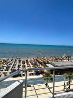Lungomare Beachfront Apartments - Chambres d’hôtes