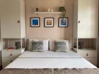 Villa with Private Pool near the Beach and Pula - Chambres d'hôtes Sarroch