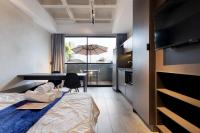 Apartment with Garden View