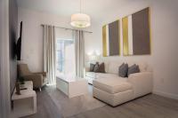 Serenity Townhouse Private Pool and Pet-Friendly - B&B