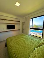Appartamento con 2 Camere da Letto e Vista Piscina