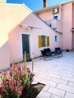 One-Bedroom Apartment with Patio